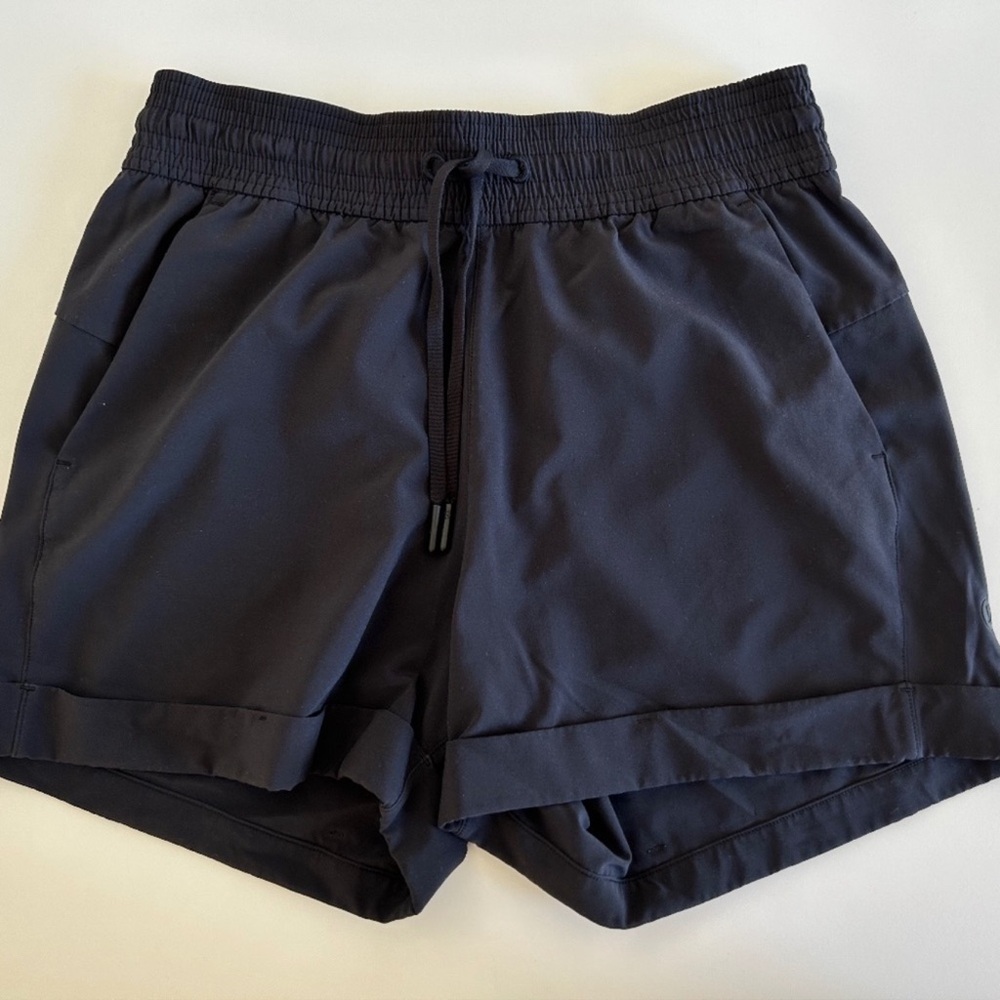 Lululemon "On the Fly" shorts in black